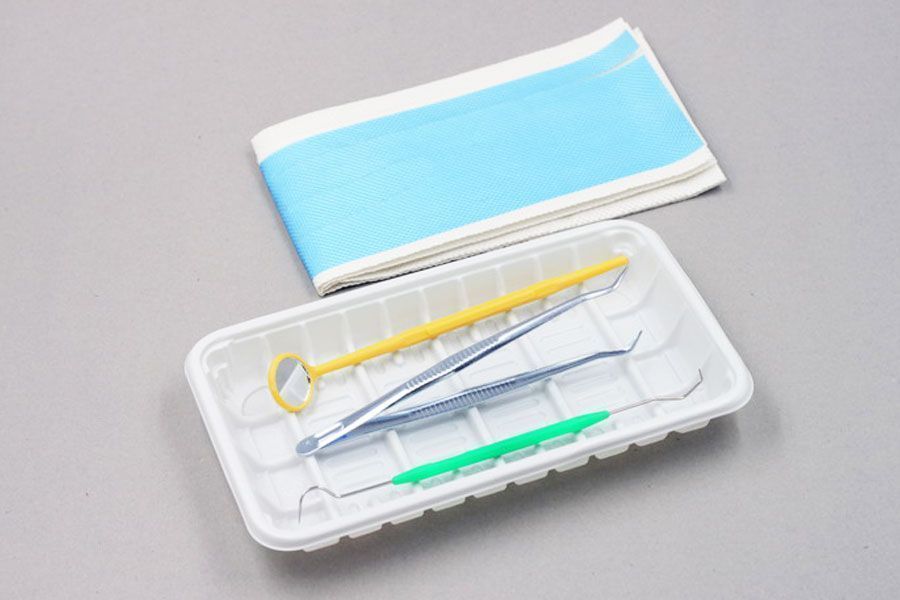 Disposable  dental instrument box.